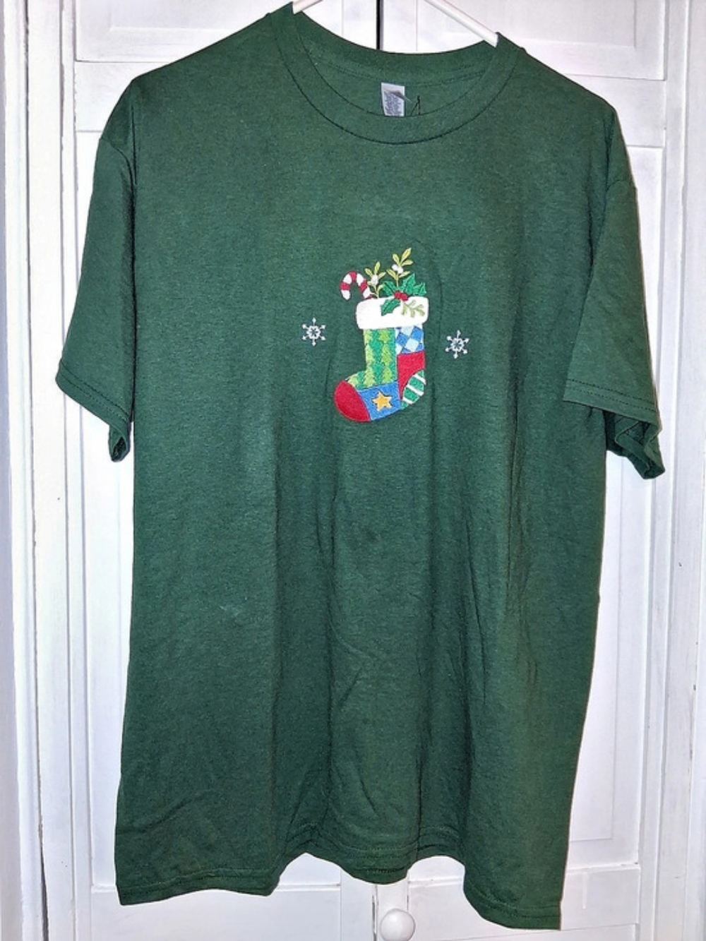 Gildan Holiday Stocking Graphic Tee Green Large Like New